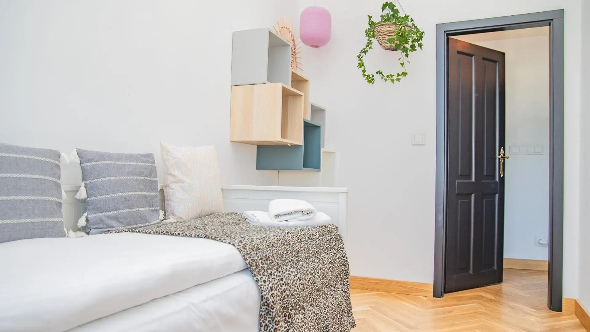 Inpoint Royal Wawel View & Old Town Apartment 0*, Krakow Poland
